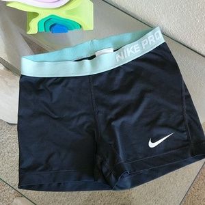 🧡2/$7 or 3/$9🌺 Nike pro shorts